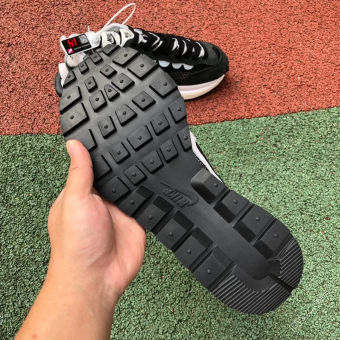 Nike x Sacai Vaporwaffle Black White CV1363-001