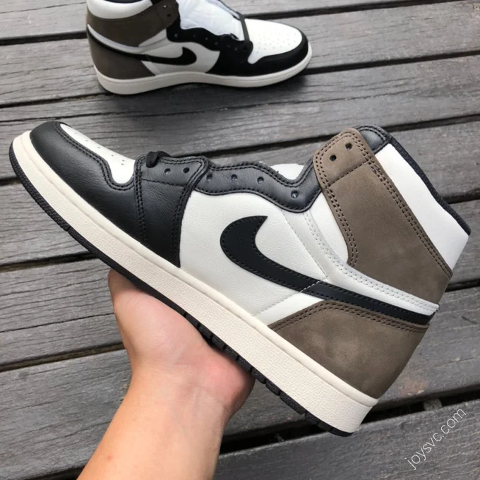 Air Jordan 1 High OG Mocha High-Top Sneaker 555088-134