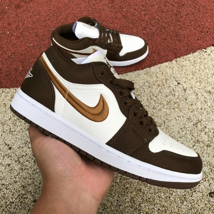 Air Jordan 1 Low SE 