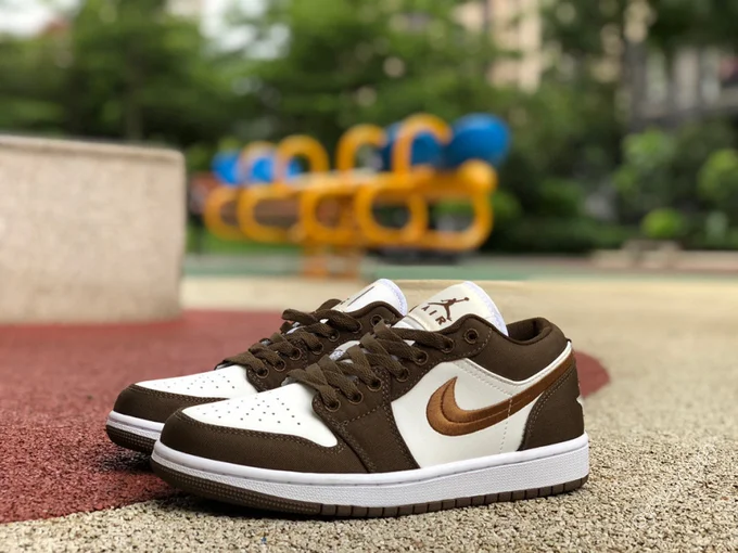 Air Jordan 1 Low SE 