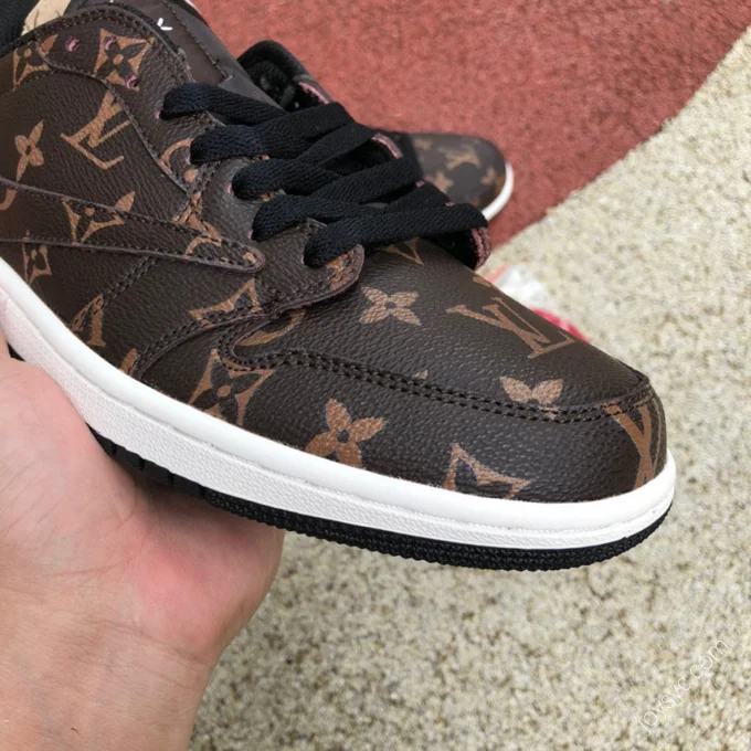 Travis Scott x Nike Air Jordan 1 Low Brown Sneakers DM7866-