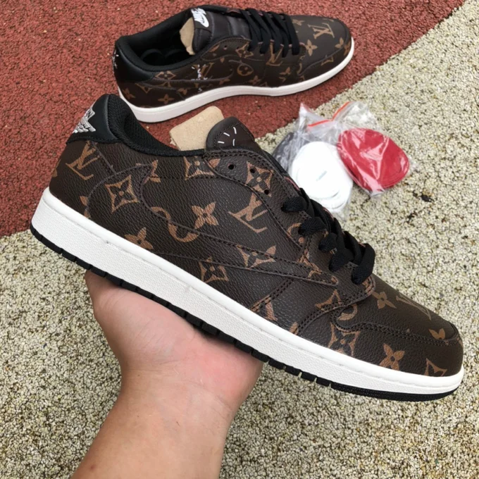 Travis Scott x Nike Air Jordan 1 Low Brown Sneakers DM7866-