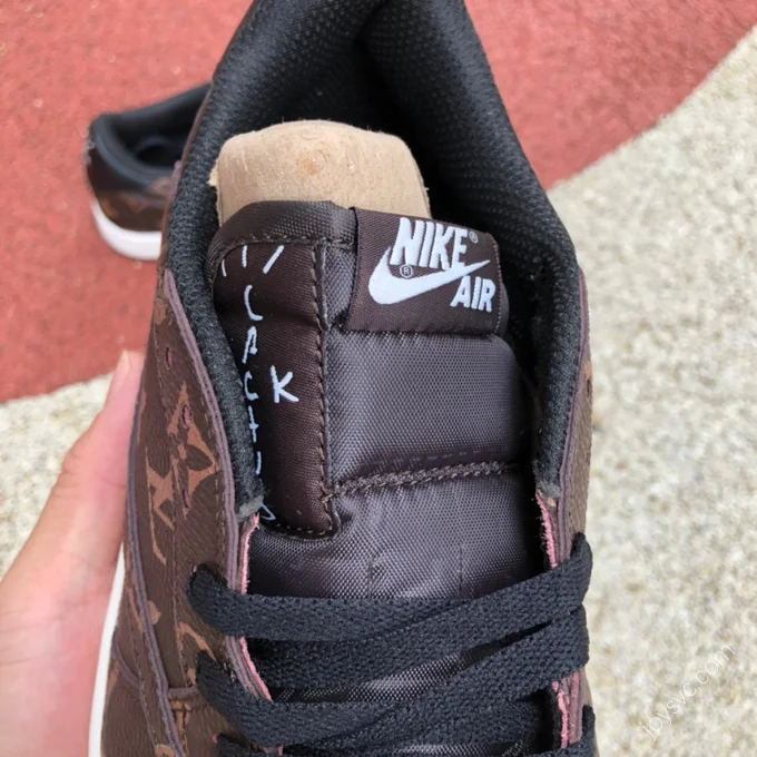 Travis Scott x Nike Air Jordan 1 Low Brown Sneakers DM7866-