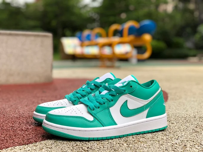 Air Jordan 1 Low White Green Sneakers DC0774-132