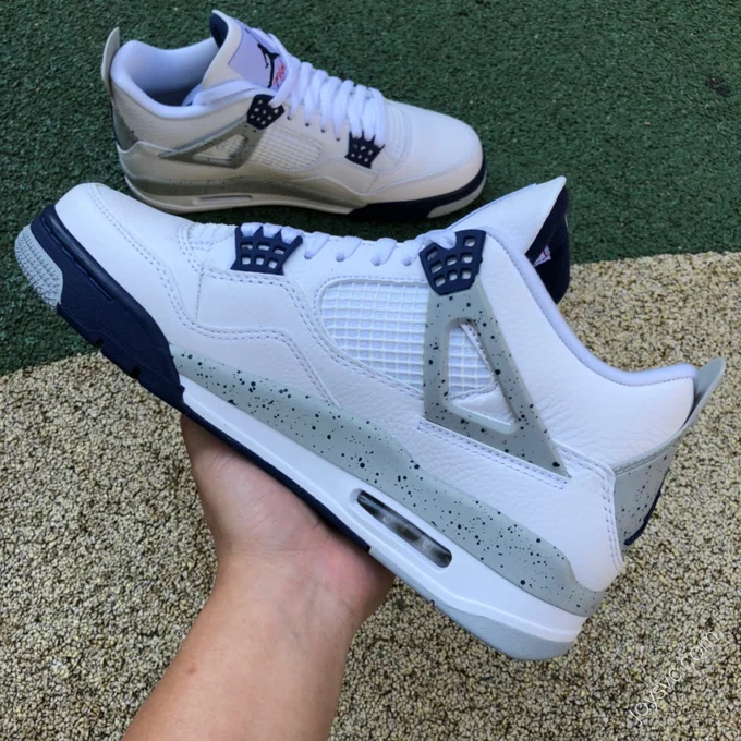 Air Jordan 4 