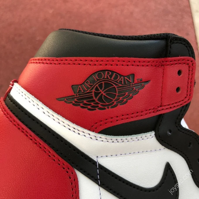 Air Jordan 1 OG Black Toe Classic High-Top Sneaker 555088-575441-125