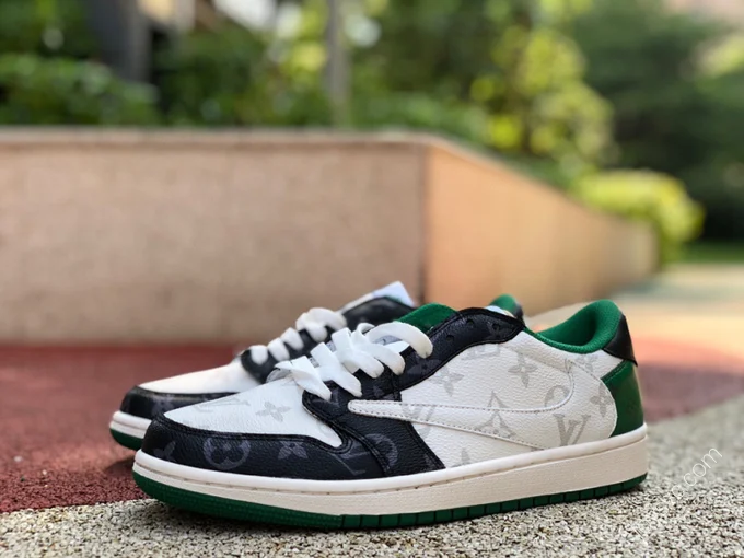 Travis Scott x Nike Air Jordan 1 Low Green White Sneakers DM7866-