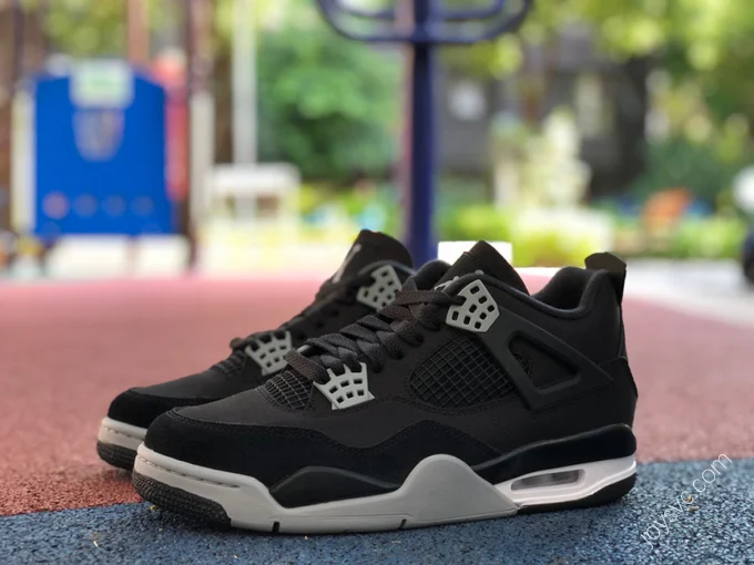 Air Jordan 4 Retro 