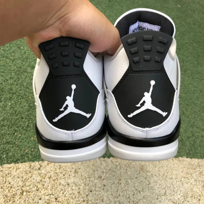 Air Jordan 4 Retro 