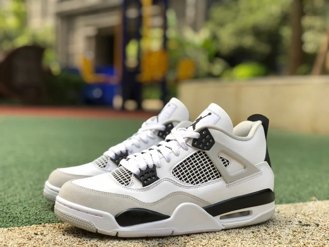 Air Jordan 4 Retro 