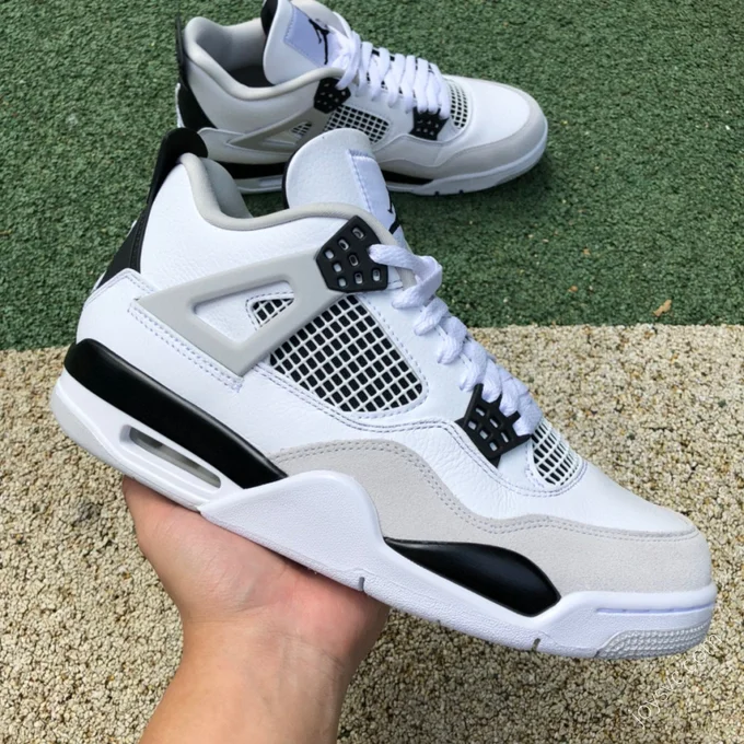 Air Jordan 4 Retro 