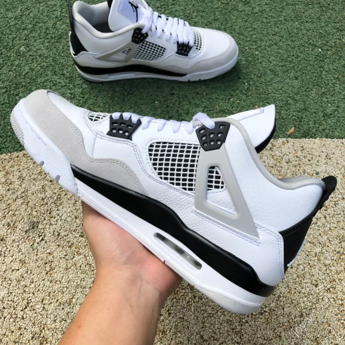 Air Jordan 4 Retro 