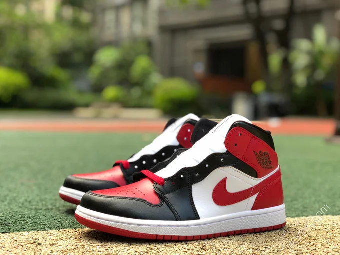 Air Jordan 1 Mid 