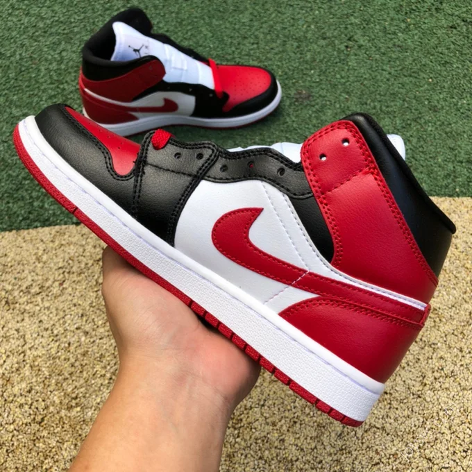 Air Jordan 1 Mid 