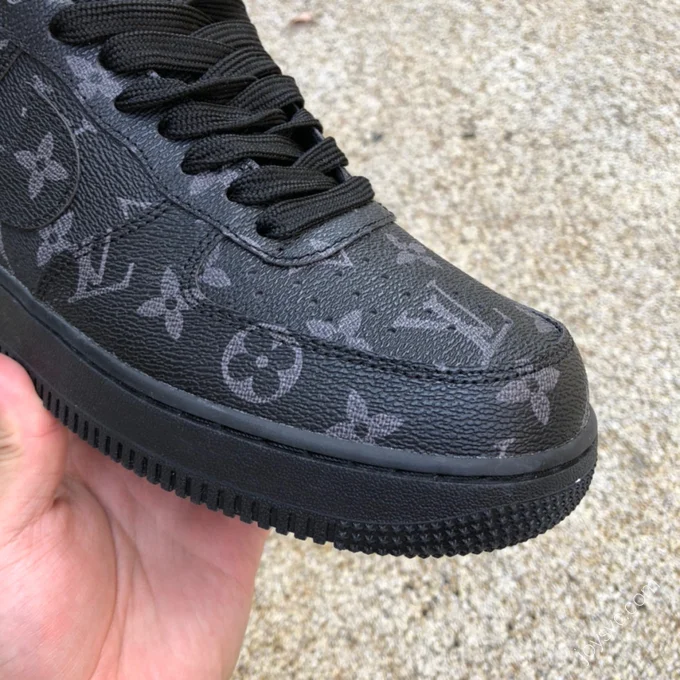 Louis Vuitton x Nike Air Force 1 x Off-White 1A9V