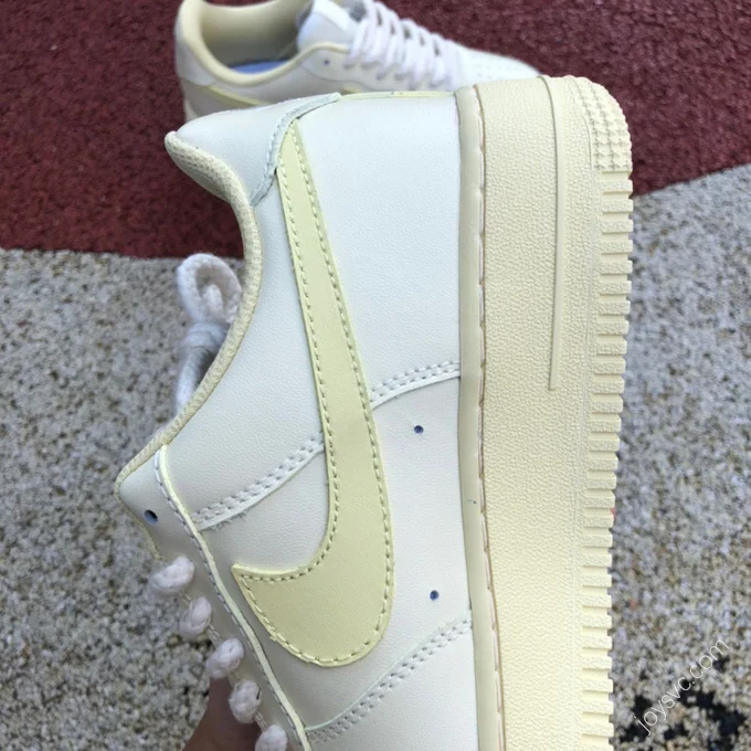 Nike Air Force 1 '07 Beige/Yellow CW2288-111