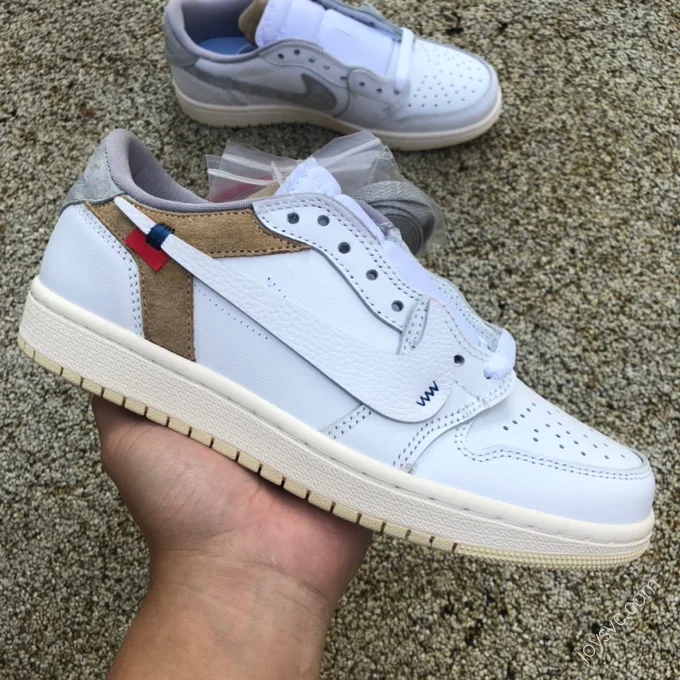 Travis Scott x Air Jordan 1 Low Beige Grey Sneakers CZ0790-100