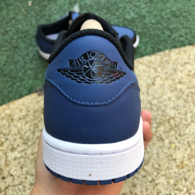 Air Jordan 1 Low 