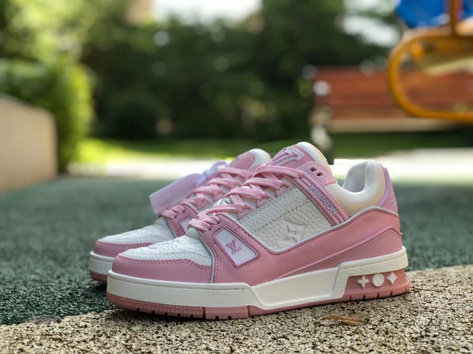 LOUIS VUITTON Trainer White Pink