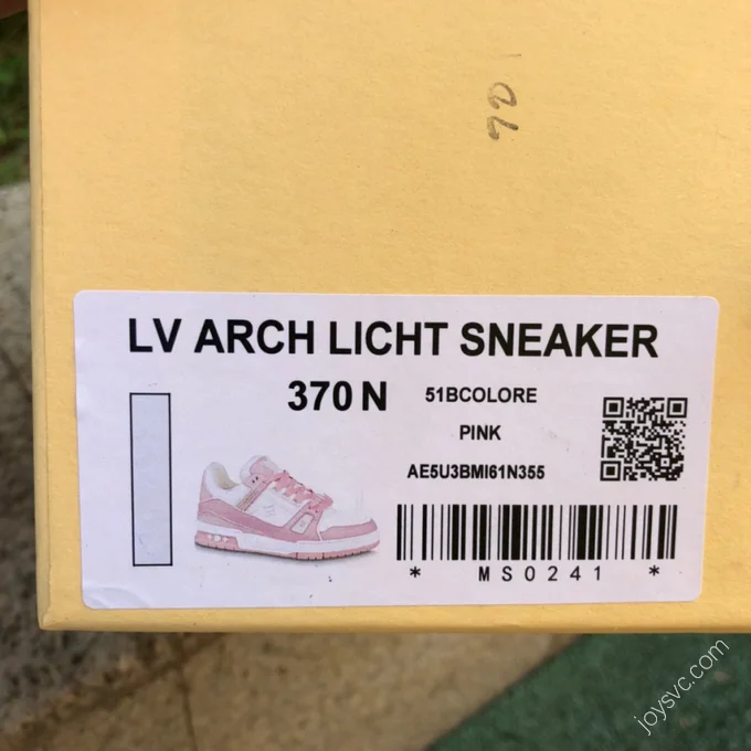 LOUIS VUITTON Trainer White Pink