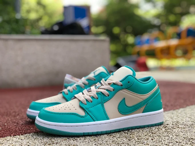 Air Jordan 1 Low 