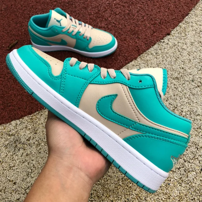 Air Jordan 1 Low 