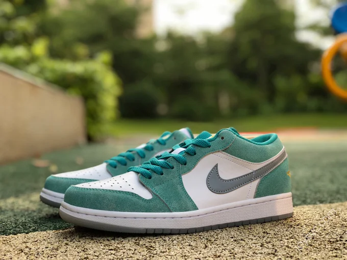 Air Jordan 1 Low Emerald Blue DN3705-301