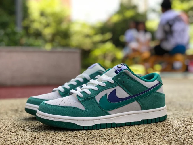 Nike Dunk Low SE White Green DO9457-101