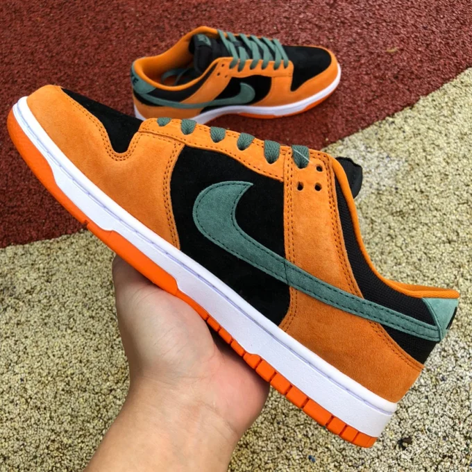 Nike Dunk Low SP 