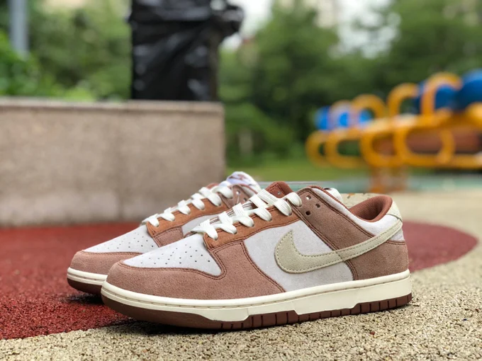 Nike Dunk Low PRM 