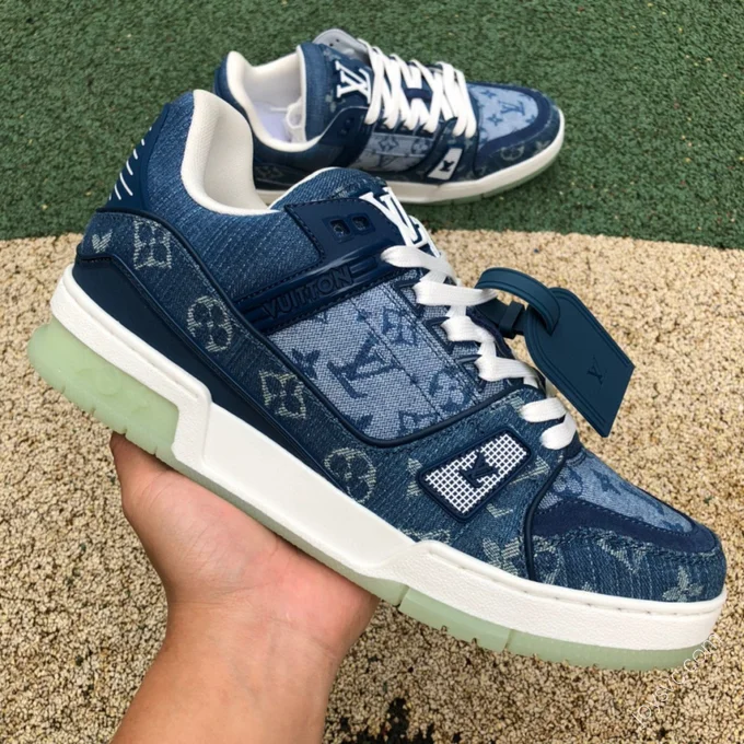 LOUIS VUITTON Trainer Blue