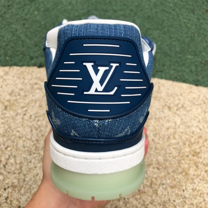 LOUIS VUITTON Trainer Blue