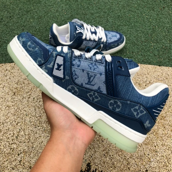 LOUIS VUITTON Trainer Blue