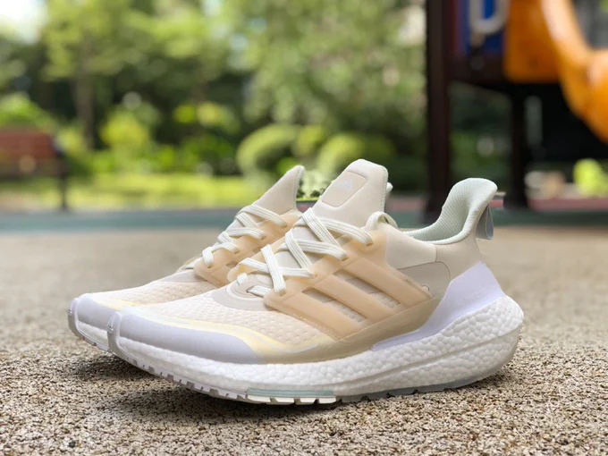 Adidas UltraBoost 21 COLD.RDY Beige