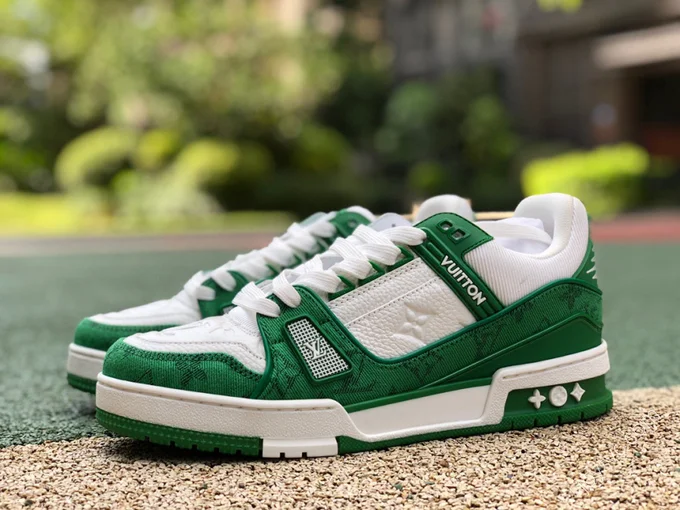 LOUIS VUITTON Trainer White Green