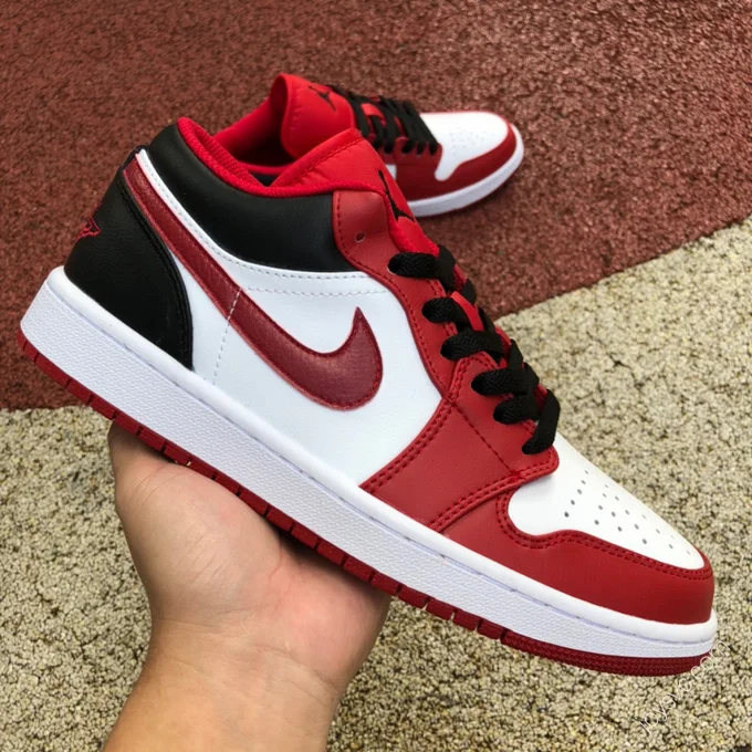 Air Jordan 1 Low 