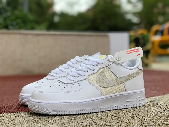 Nike Air Force 1 '07 SE White/Gold Woven DO9458-100