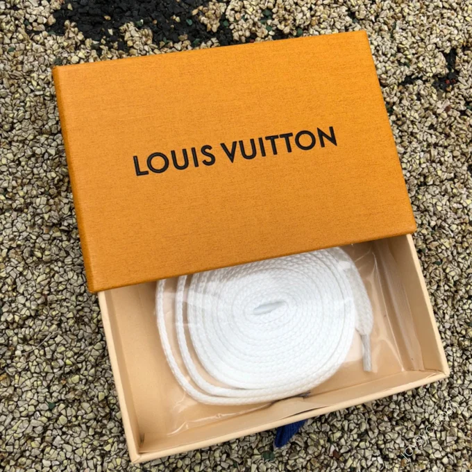 LOUIS VUITTON Trainer White Orange