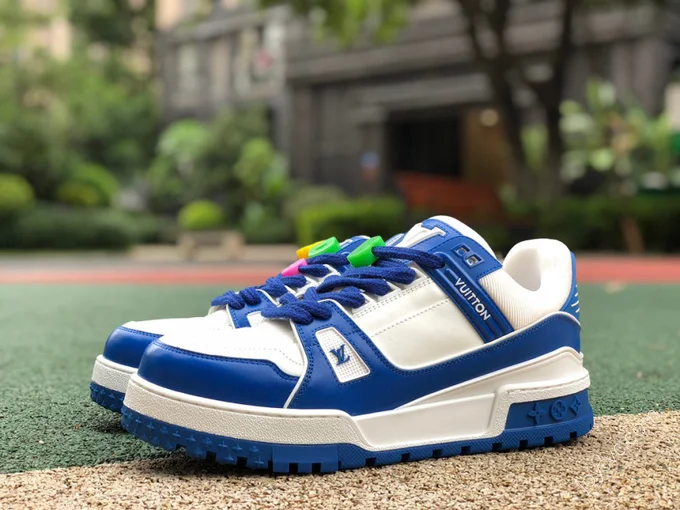 LOUIS VUITTON Trainer White Blue