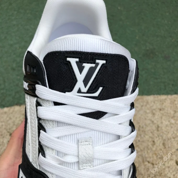 LOUIS VUITTON Trainer Black White