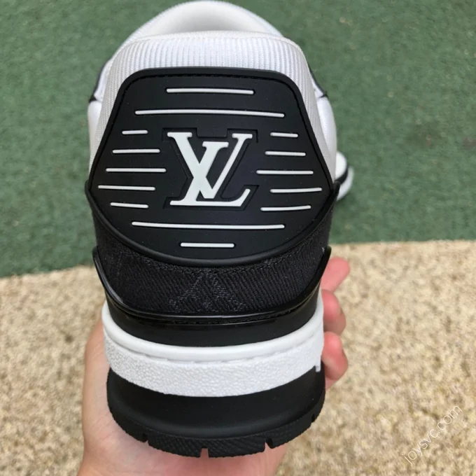 LOUIS VUITTON Trainer Black White