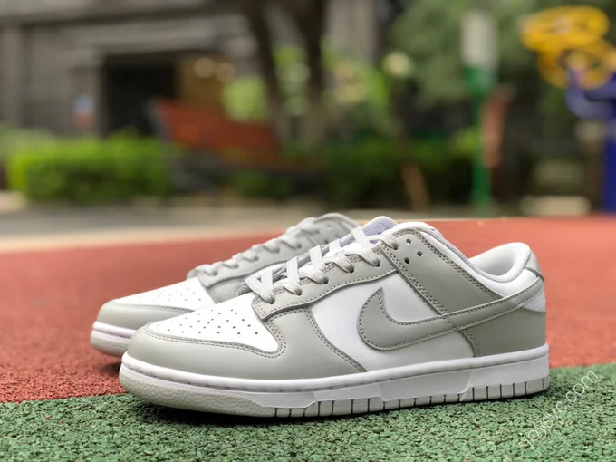 Nike Dunk Low Retro 