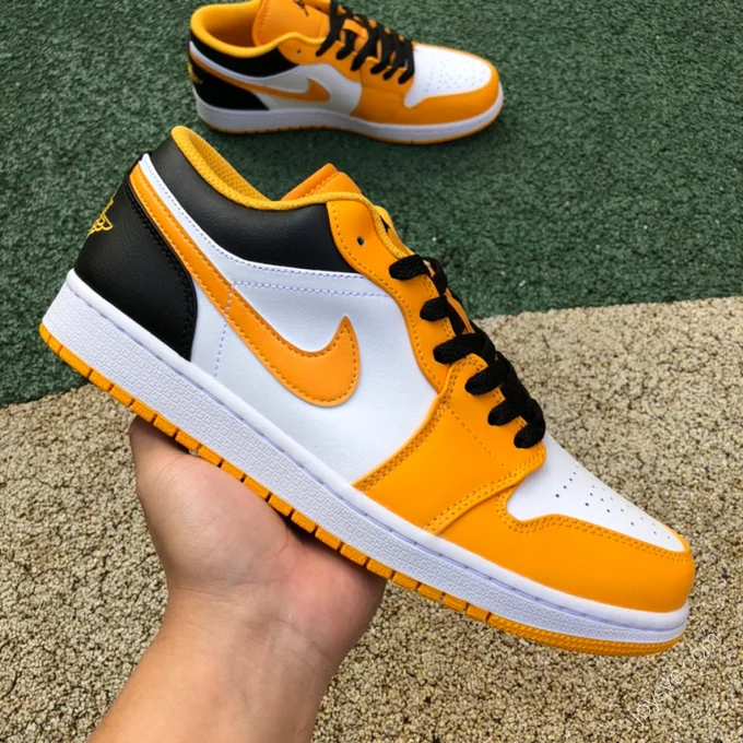 Air Jordan 1 Low 