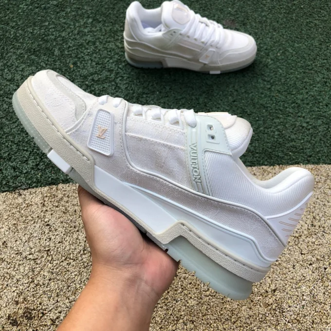 LOUIS VUITTON Trainer White Canvas