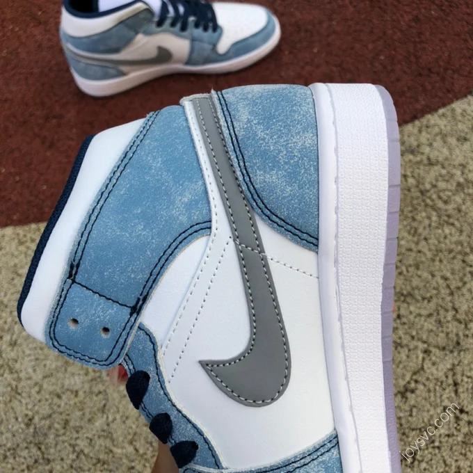 Air Jordan 1 Mid Light Blue Sneakers DN3706-401