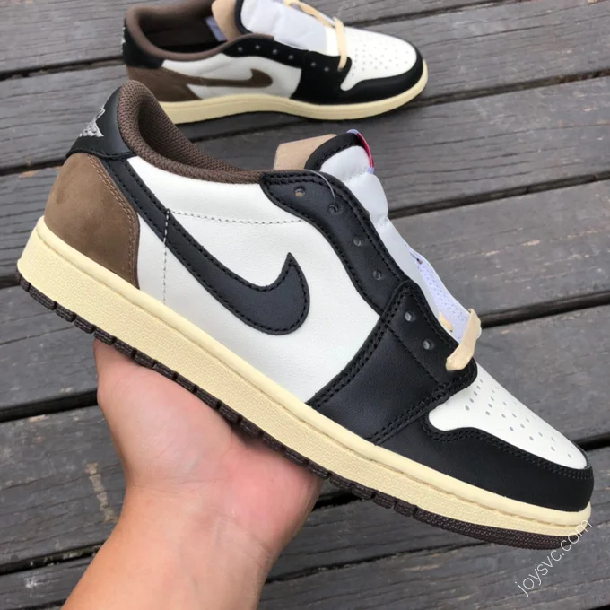 Air Jordan 1 Low Dark Mocha Low-Top Sneaker CQ4277-105