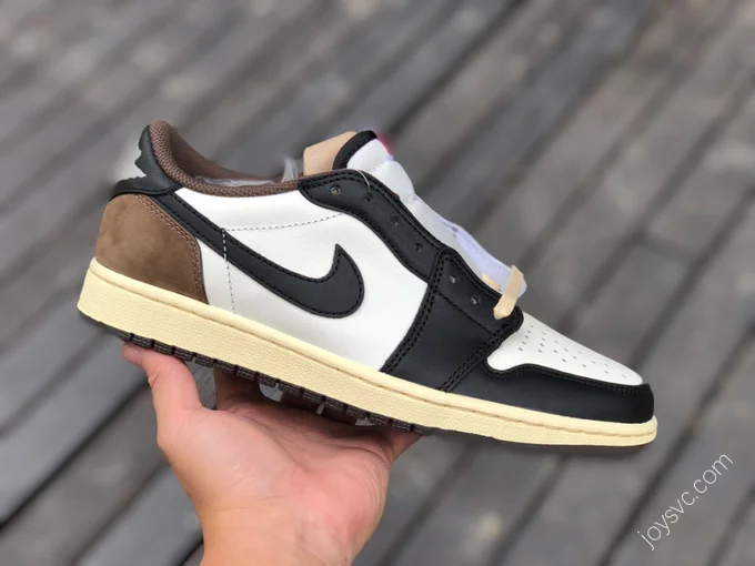 Air Jordan 1 Low Dark Mocha Low-Top Sneaker CQ4277-105