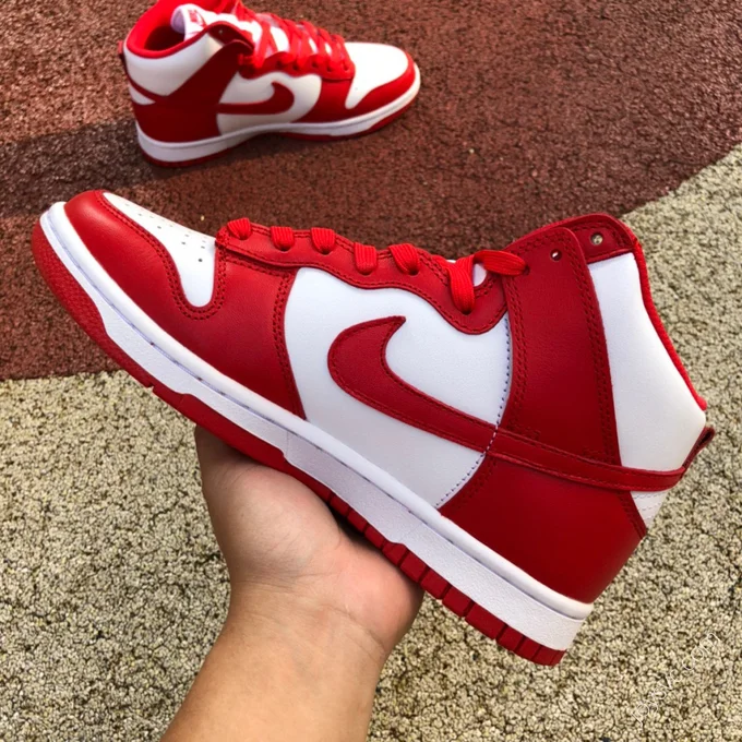 Nike Dunk High Retro 