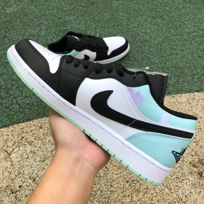 Air Jordan 1 Low 