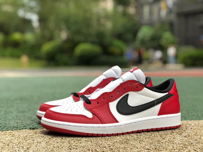 Air Jordan 1 Chicago Low Low-Top Sneaker 705329-600